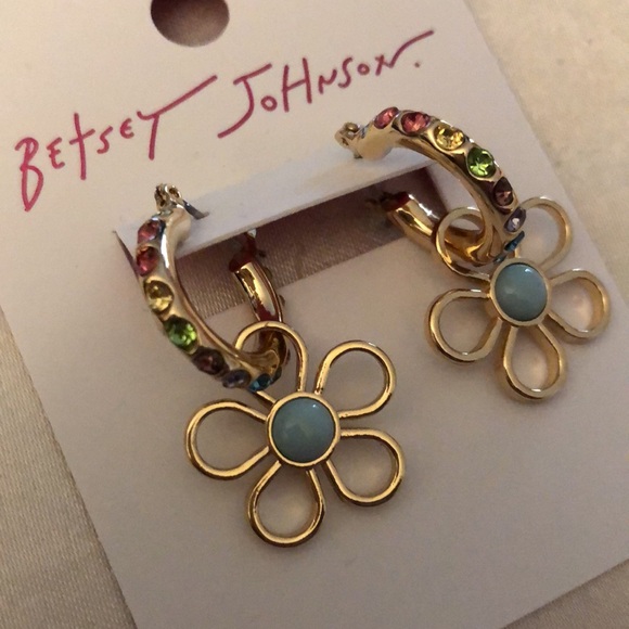 Betsey Johnson Love Fest Huggie Hoop Earrings With Open Frame Daisy Charm NWT - Picture 9 of 14